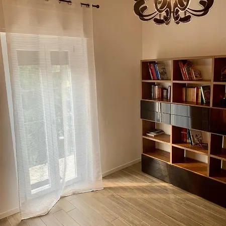 Murari Bra Lounge