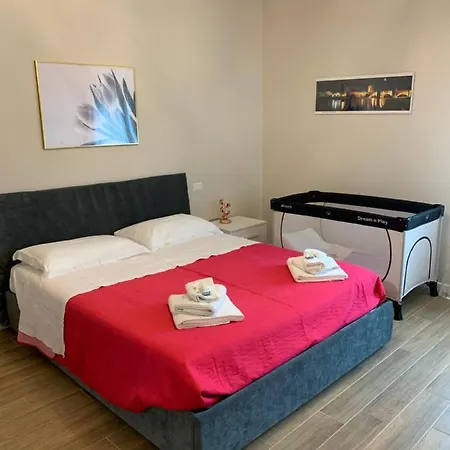 Murari Bra Lounge Apartment